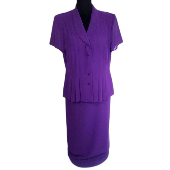 Danny & Nicole Purple Crepe V-neck Flutter Sleeves 2 pc. Skirt Suit Size 12P - Picture 1 of 10